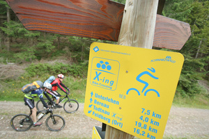 Mountainbiken im Bernauer Hochtal: Auch die Bike Crossing Schwarzwald passiert die Hhen von Bernau. Foto: Gerhard Eisenschink/STG