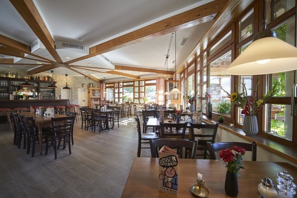 'Camping Restaurant Herr Fr�hlich'