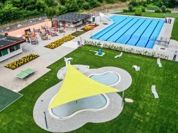 Freibad Lenzkirch Bildnachweis: Mit freundlicher Genehmigung der Gemeindeverwaltung Lenzkirch Freibad Lenzkirch Bildnachweis: Mit freundlicher Genehmigung der Gemeindeverwaltung Lenzkirch