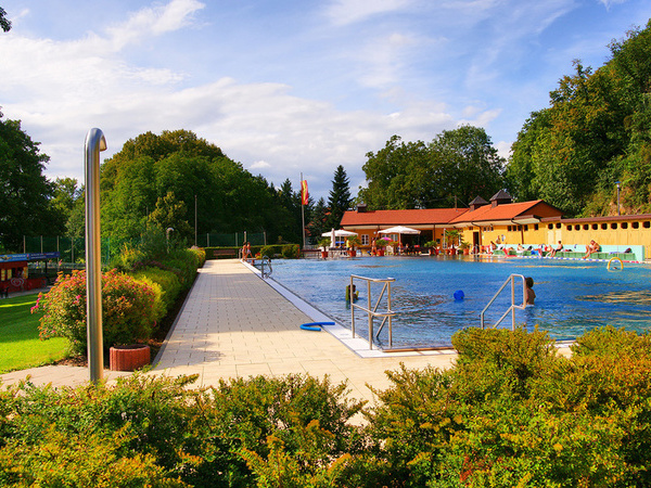Alemannenbad Staufen Bildnachweis: Van der Vliet & Kunz Unternehmensgruppe Alemannenbad Staufen Bildnachweis: Van der Vliet & Kunz Unternehmensgruppe