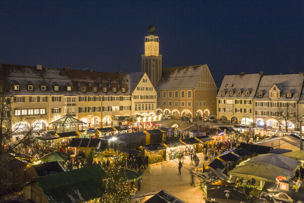 Weihnachtsmarkt auf dem Marktplatz in Freudenstadt Bildnachweis: �Freudenstadt Tourismus/Heike Butschkus