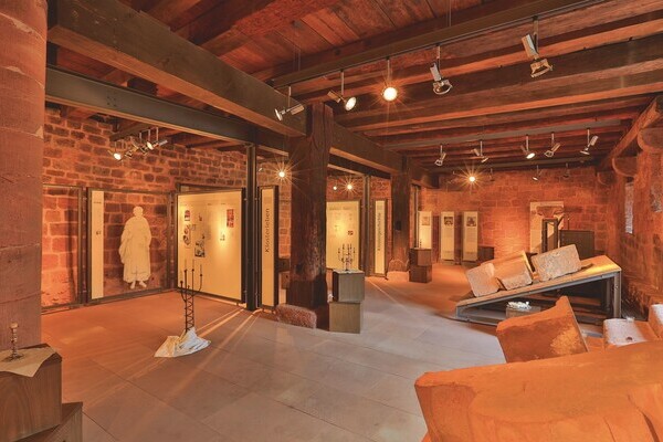 Ein Ausstellungsraum des Klostermuseums Bildnachweis: © Staatliche Schlösser und Gärten Baden-Württemberg - Foto: Markus Schwerer Ein Ausstellungsraum des Klostermuseums Bildnachweis: © Staatliche Schlösser und Gärten Baden-Württemberg - Foto: Markus Schwerer